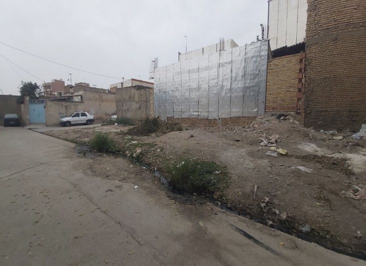 زمین بخاراییان۱۳۰ متر