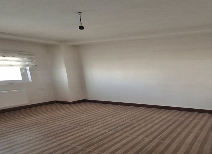 اپارتمان خیام جنوبی۸۰ متر