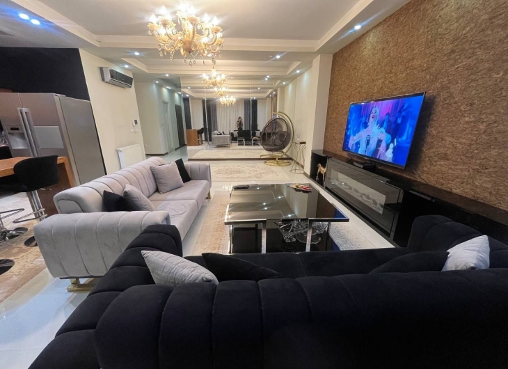 اپارتمان طالقانی  شرقی ۱۰۵ متر