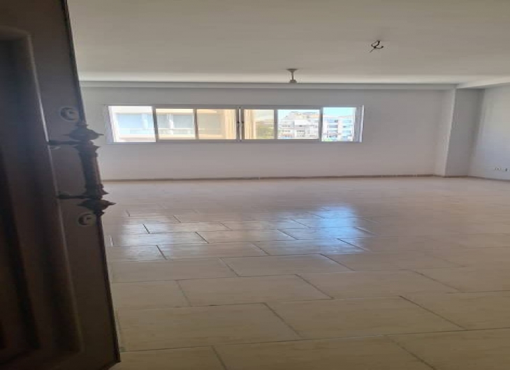 اپارتمان طالقانی شرقی۸۰ متر