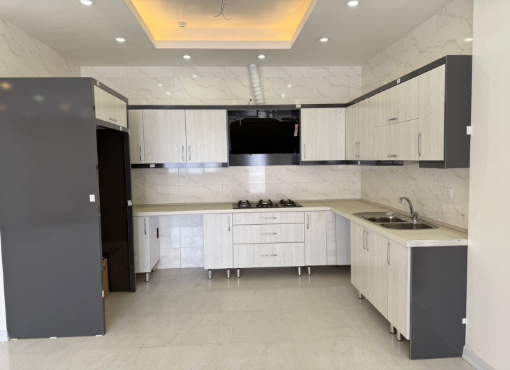 اپارتمان هفده شهریور شرقی۱۲۳ متر