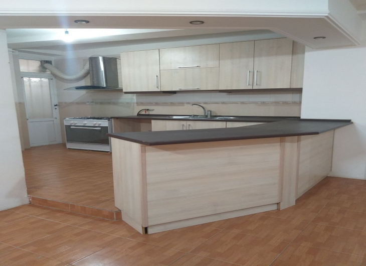 اپارتمان خیام شمالی۹۲ متر