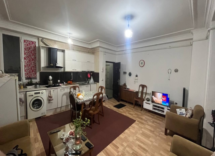 اپارتمان ازادگان۷۲ متر