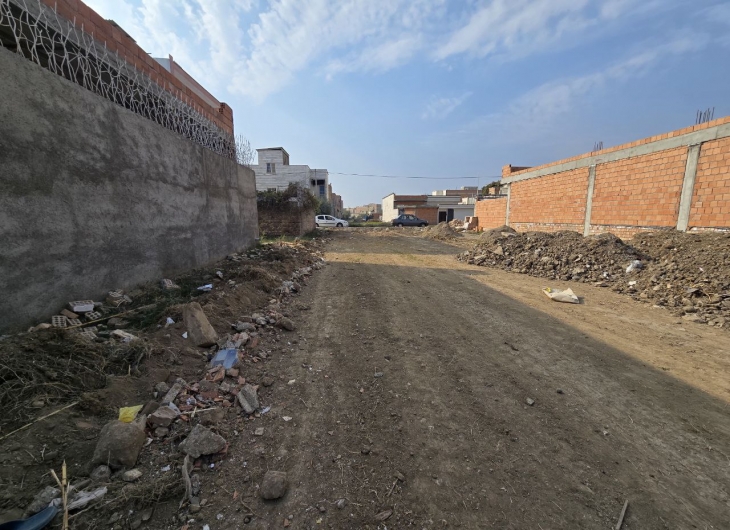 زمین بهارستان۱۶۰ متر