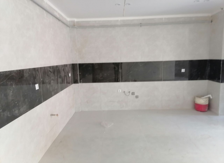 آپارتمان هفده شهریور شرقی۱۲۰ متر