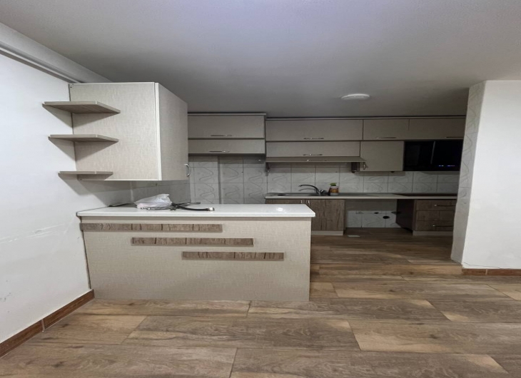 اپارتمان خیام جنوبی۶۵ متر