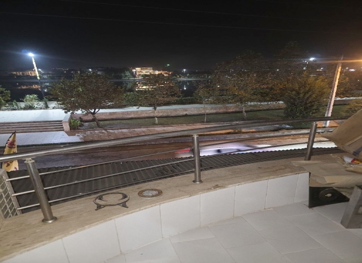 اپارتمان دریاچه ۱۲۰ متر