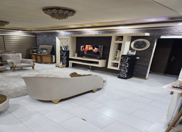 اپارتمان دریاچه ۱۲۰ متر