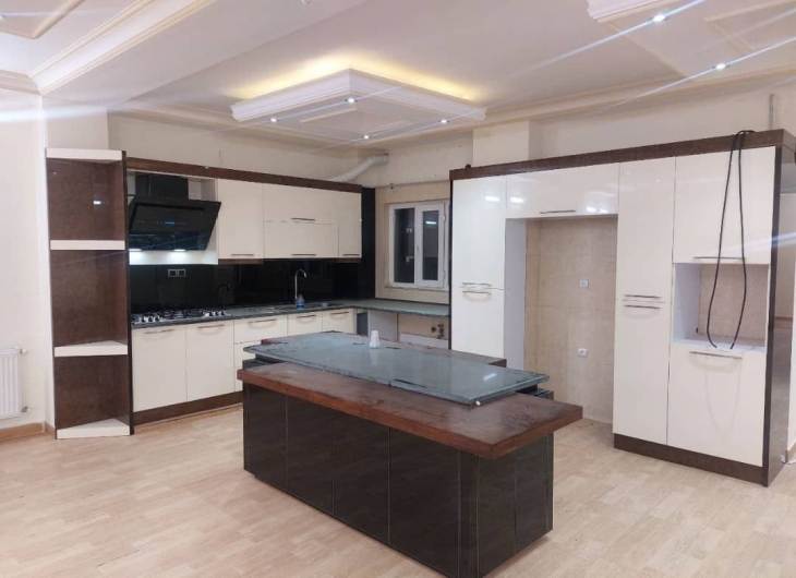 اپارتمان بلوار ازادی۱۶۵ متر