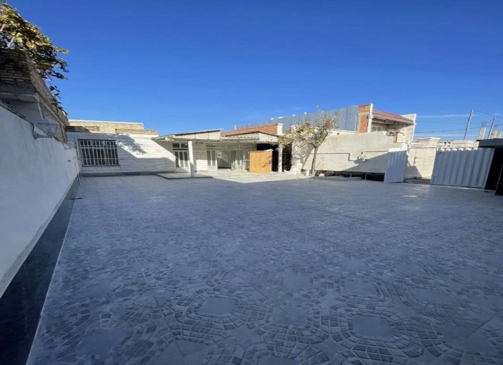 ویلایی امامزاده غربی۲۵۰ متر