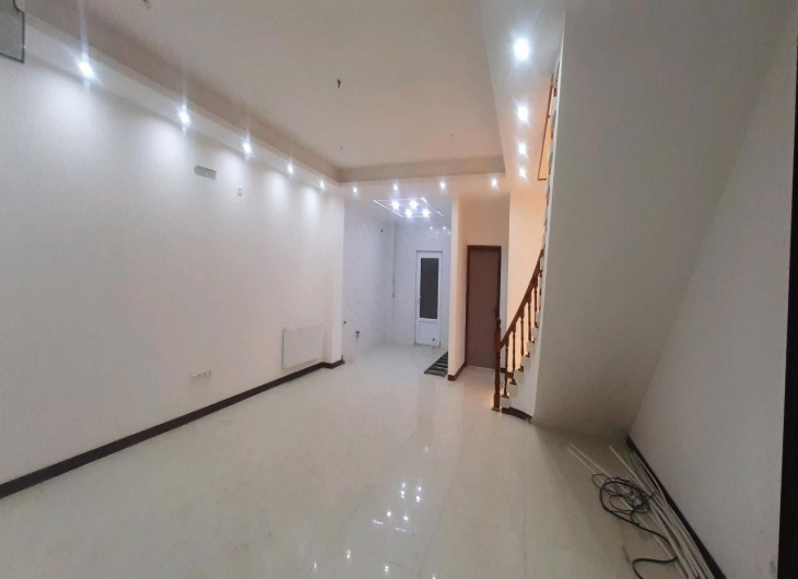 ویلایی بخاراییان۱۴۲ متر