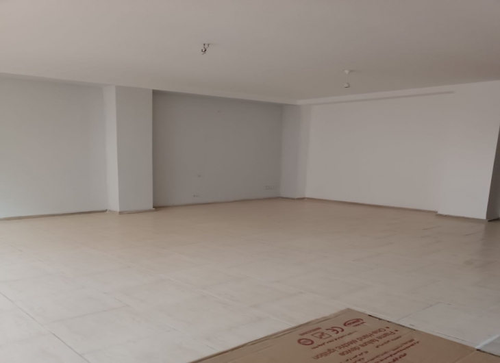 اپارتمان طالقانی شرقی۸۰ متر