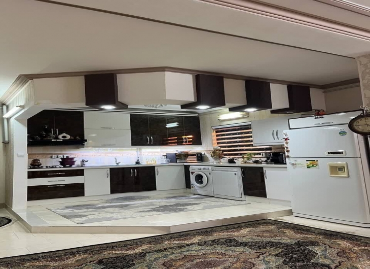 ویلایی هفده شهریور شرقی۱۴۰ متر