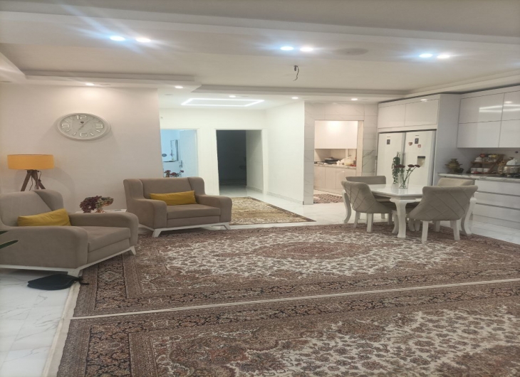 ویلایی کوی اندیشه۱۳۵ متر