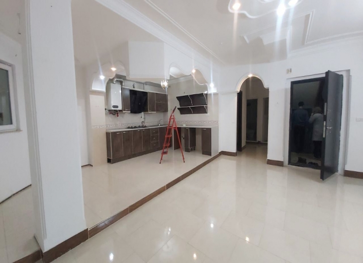 اپارتمان هفده شهریور شرقی۹۵ متر