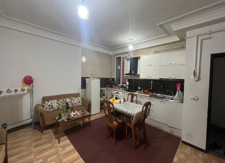 اپارتمان ازادگان۷۲ متر