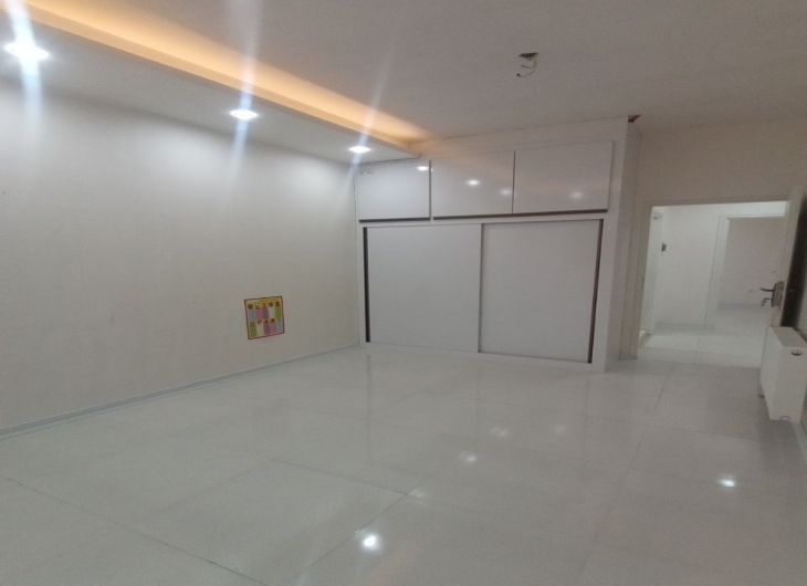 اپارتمان ازادگان۱۰۳ متر