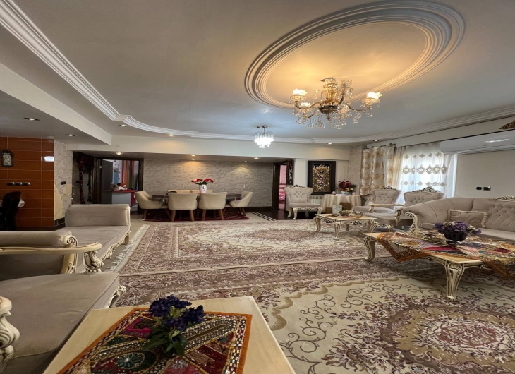 اپارتمان هفده شهریور شرقی۱۰۵ متر