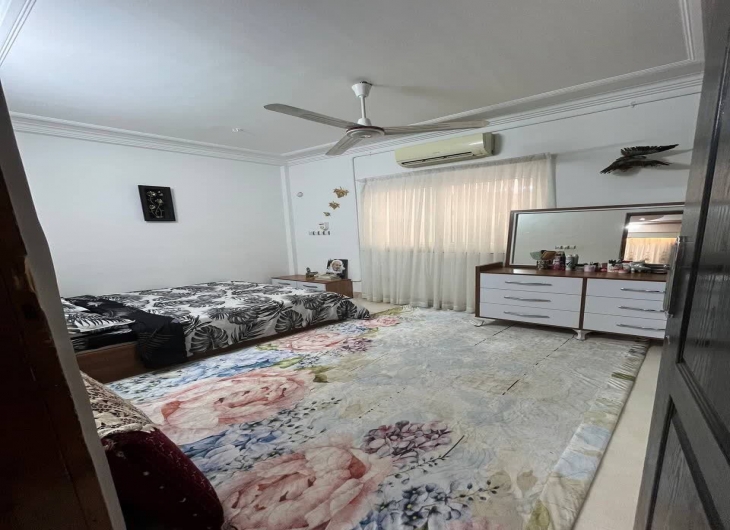 ویلایی هفده شهریور شرقی۱۴۰ متر