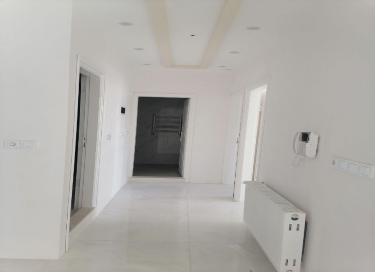 اپارتمان ازادگان۱۱۰ متر