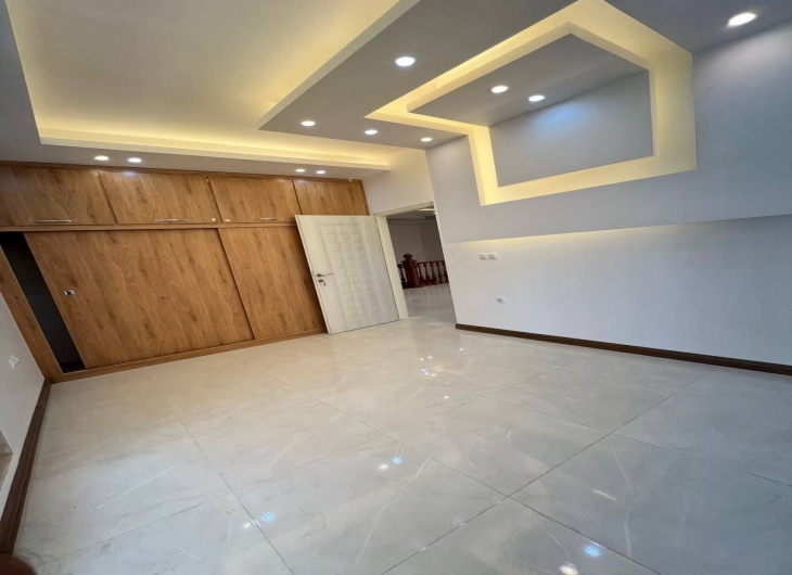 ویلایی استاد شهریار ۲۴۰متر 