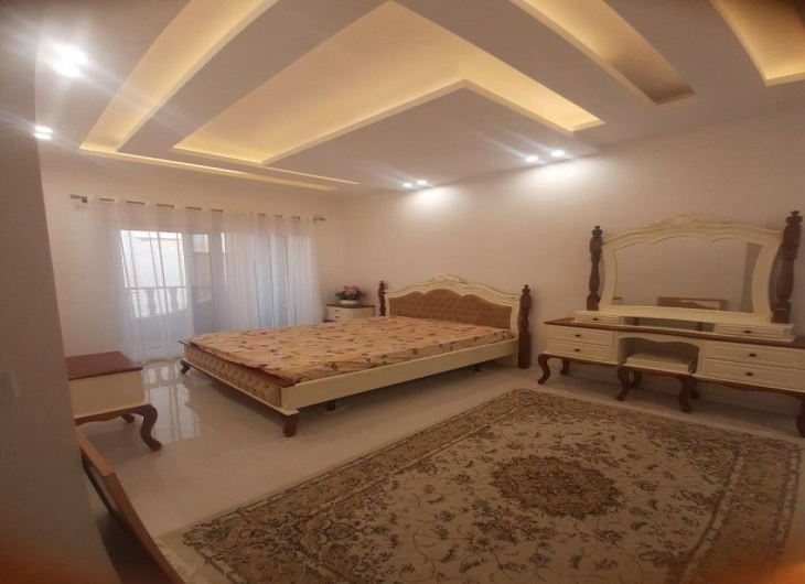 آپارتمان خیام جنوبی ۱۳۷متر 