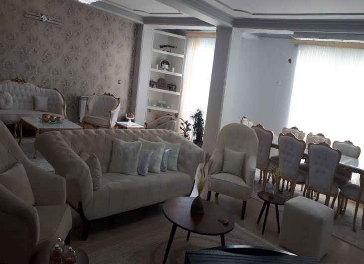 آپارتمان آذربایجان ۱۴۳ متر