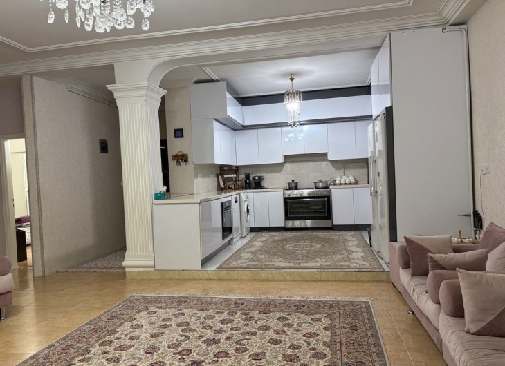 آپارتمان خیام جنوبی ۱۰۰ متر 