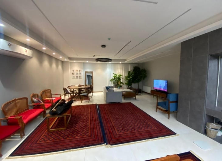 آپارتمان دانش جنوبی ۱۴۲ متر