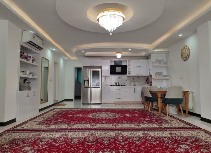 آپارتمان هفده شهریور شرقی ۸۵متر 